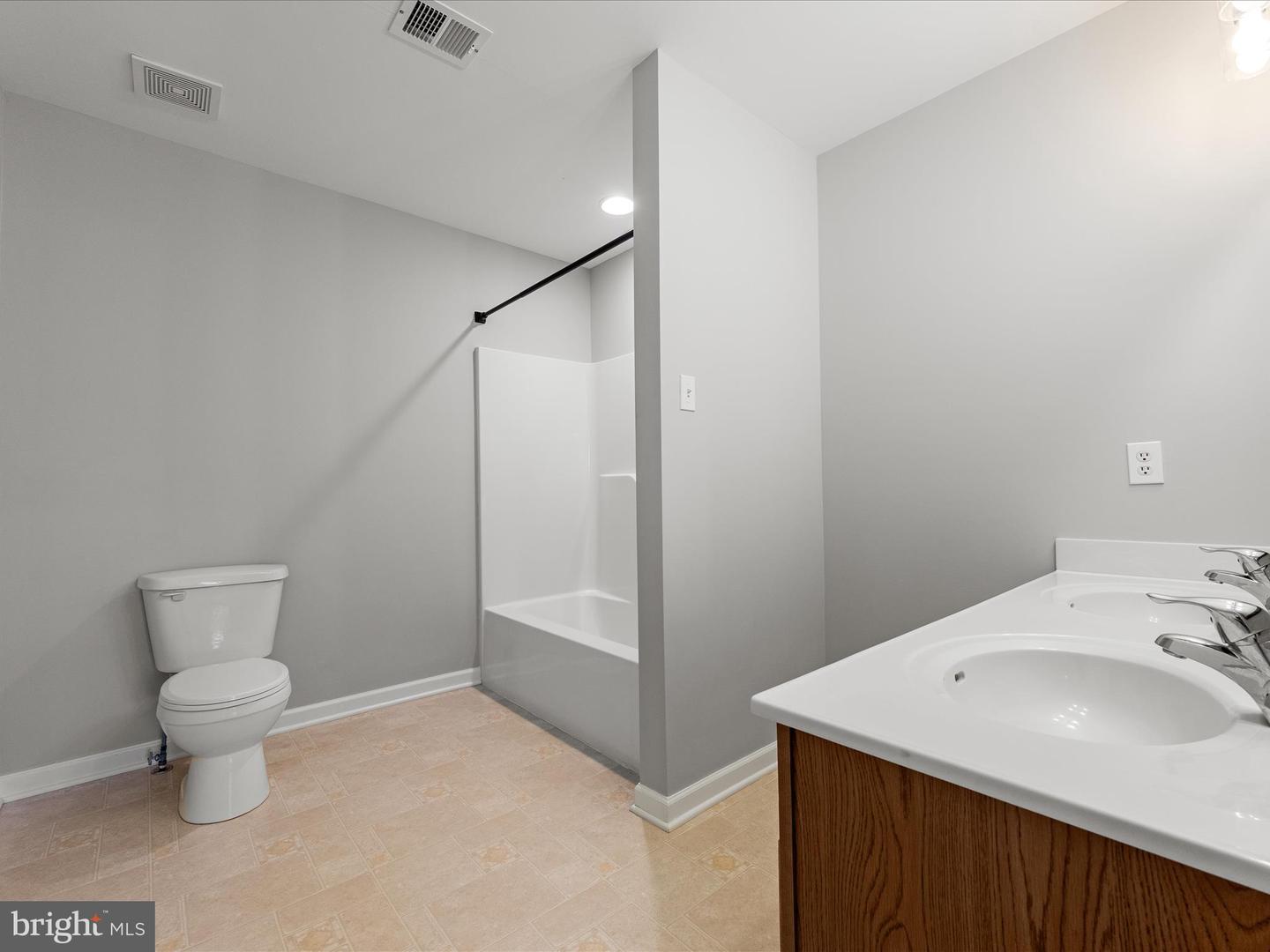 292 FORTRESS DR, WINCHESTER, Virginia 22603, 5 Bedrooms Bedrooms, ,3 BathroomsBathrooms,Residential,For sale,292 FORTRESS DR,VAFV2036458 MLS # VAFV2036458