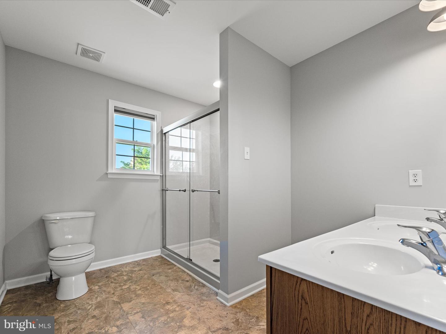 292 FORTRESS DR, WINCHESTER, Virginia 22603, 5 Bedrooms Bedrooms, ,3 BathroomsBathrooms,Residential,For sale,292 FORTRESS DR,VAFV2036458 MLS # VAFV2036458