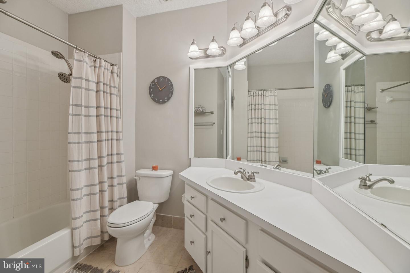 1708 LAKE SHORE CREST DR #26, RESTON, Virginia 20190, 2 Bedrooms Bedrooms, ,2 BathroomsBathrooms,Residential,For sale,1708 LAKE SHORE CREST DR #26,VAFX2264004 MLS # VAFX2264004