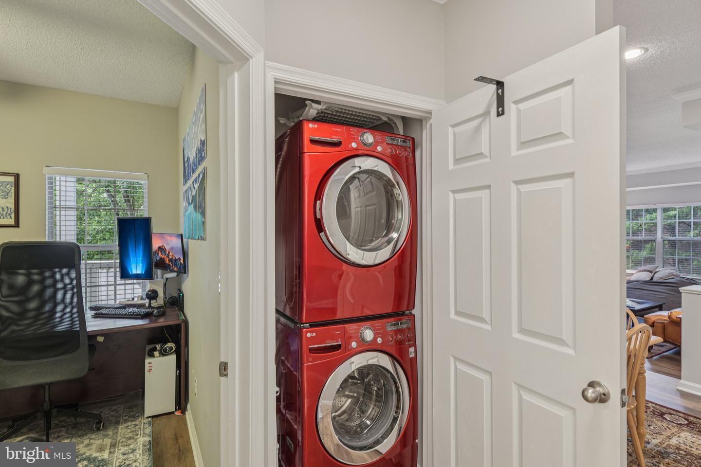 1708 LAKE SHORE CREST DR #26, RESTON, Virginia 20190, 2 Bedrooms Bedrooms, ,2 BathroomsBathrooms,Residential,For sale,1708 LAKE SHORE CREST DR #26,VAFX2264004 MLS # VAFX2264004