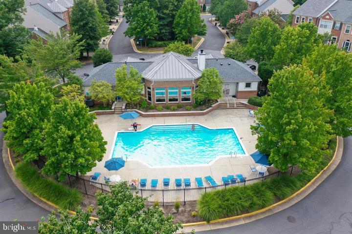 1708 LAKE SHORE CREST DR #26, RESTON, Virginia 20190, 2 Bedrooms Bedrooms, ,2 BathroomsBathrooms,Residential,For sale,1708 LAKE SHORE CREST DR #26,VAFX2264004 MLS # VAFX2264004