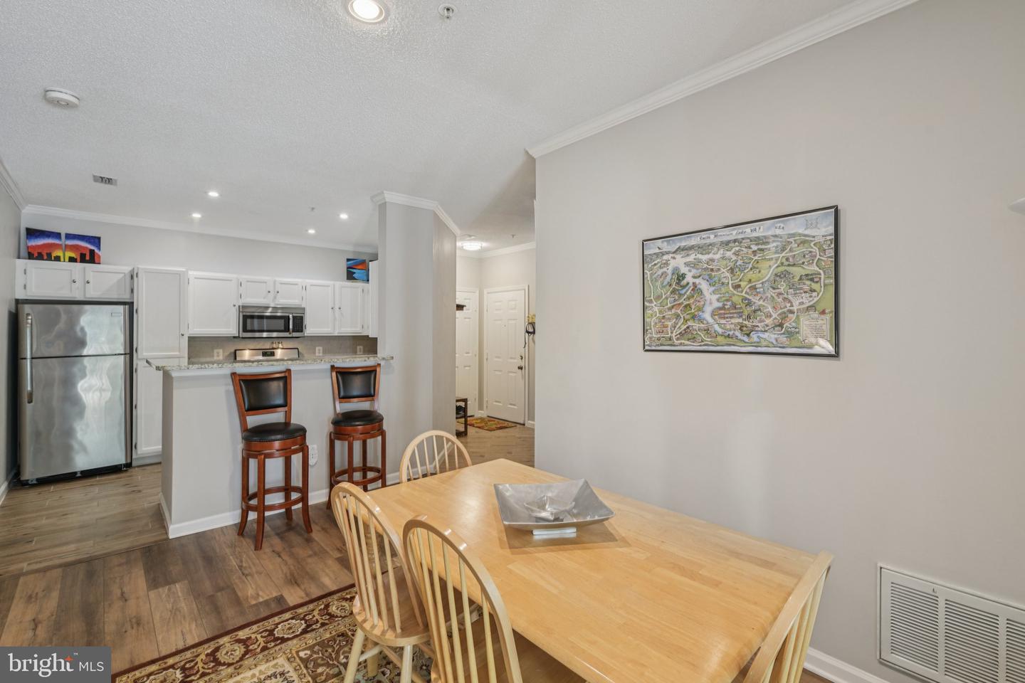 1708 LAKE SHORE CREST DR #26, RESTON, Virginia 20190, 2 Bedrooms Bedrooms, ,2 BathroomsBathrooms,Residential,For sale,1708 LAKE SHORE CREST DR #26,VAFX2264004 MLS # VAFX2264004
