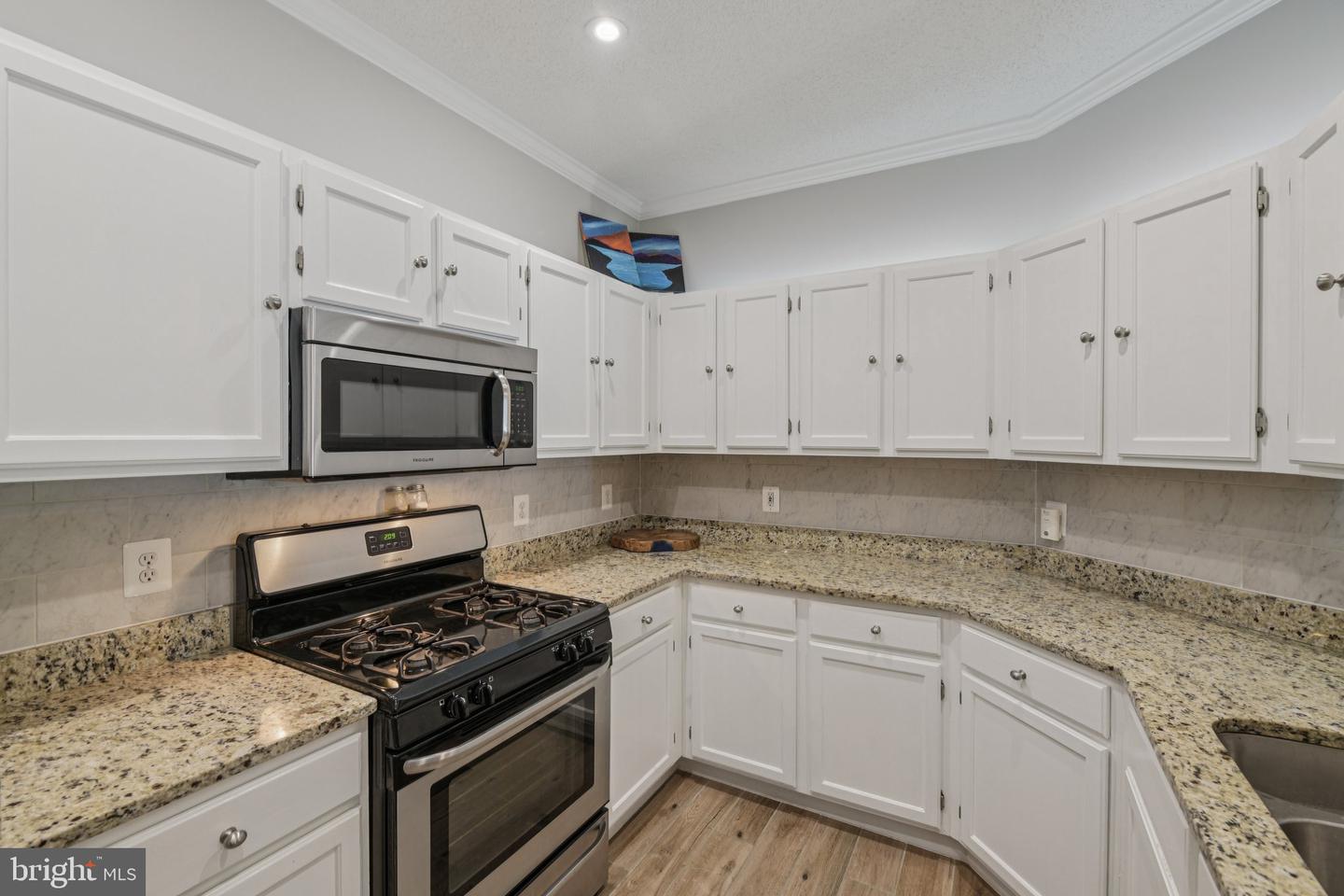 1708 LAKE SHORE CREST DR #26, RESTON, Virginia 20190, 2 Bedrooms Bedrooms, ,2 BathroomsBathrooms,Residential,For sale,1708 LAKE SHORE CREST DR #26,VAFX2264004 MLS # VAFX2264004