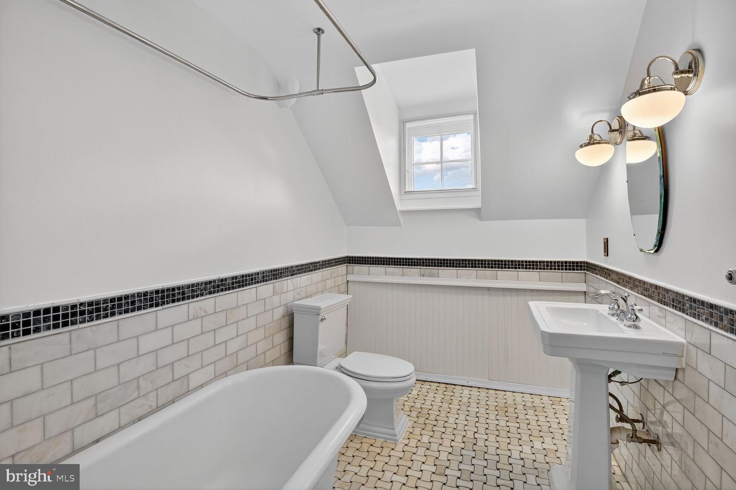 19 WHITTIER ST NW, WASHINGTON, District Of Columbia 20012, 6 Bedrooms Bedrooms, ,4 BathroomsBathrooms,Residential,For sale,19 WHITTIER ST NW,DCDC2217410 MLS # DCDC2217410