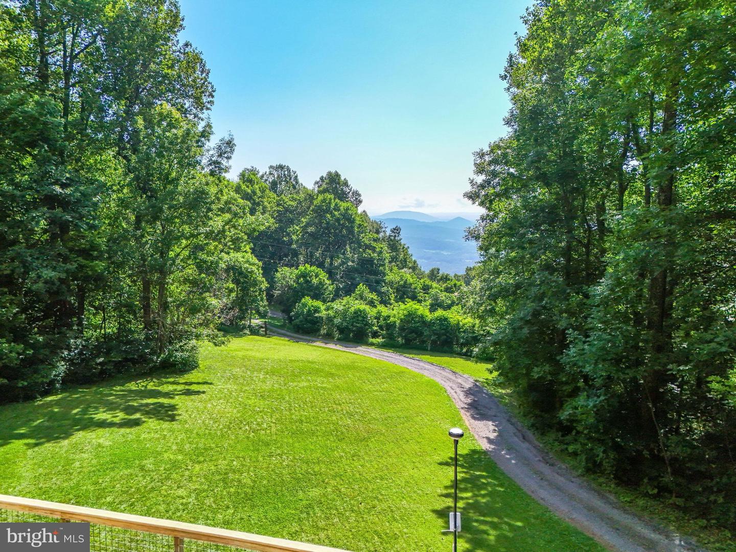 46 ROCK RIDGE LN, CHESTER GAP, Virginia 22623, 4 Bedrooms Bedrooms, 16 Rooms Rooms,4 BathroomsBathrooms,Residential,For sale,46 ROCK RIDGE LN,VARP2002240 MLS # VARP2002240