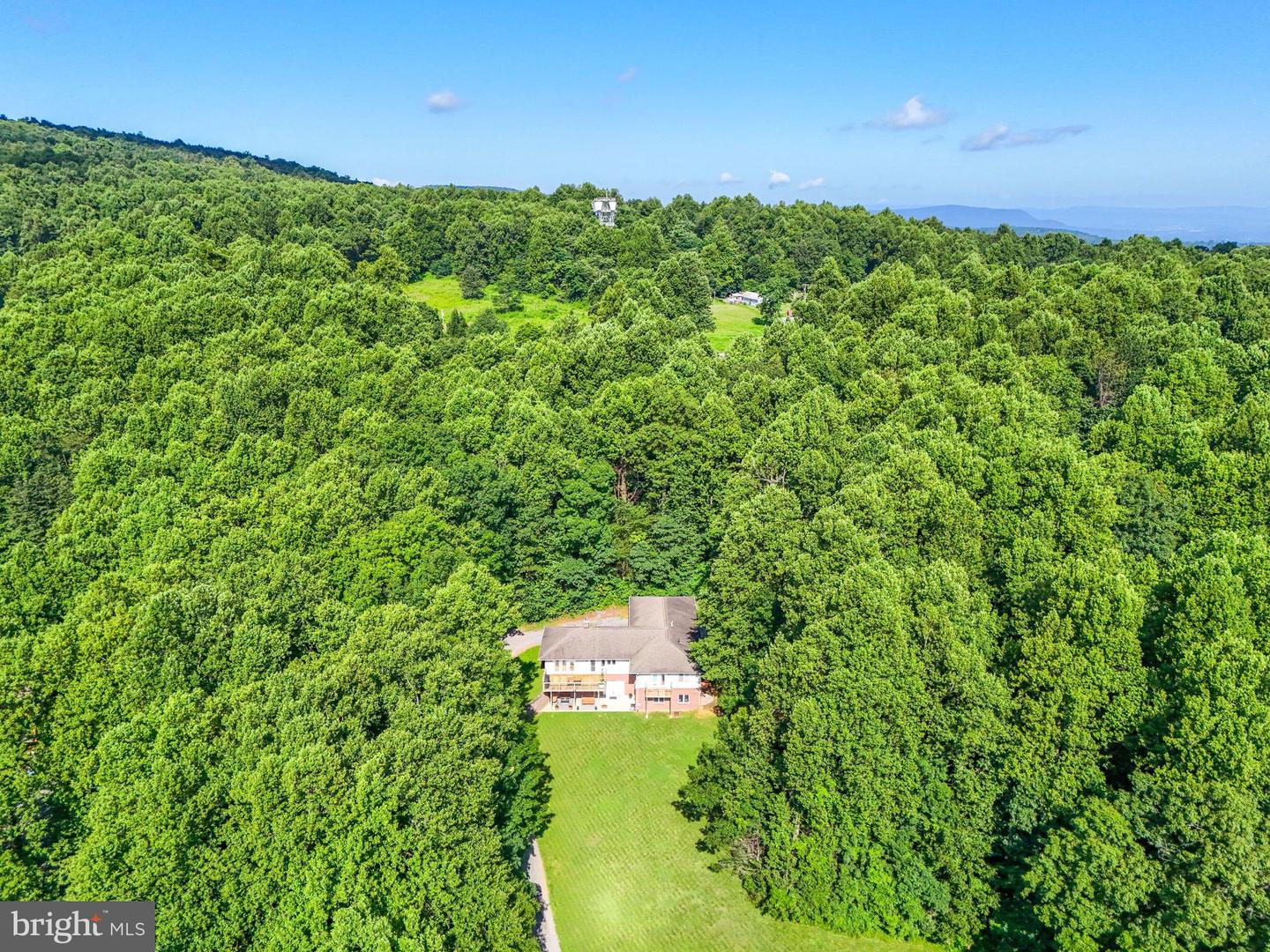 46 ROCK RIDGE LN, CHESTER GAP, Virginia 22623, 4 Bedrooms Bedrooms, 16 Rooms Rooms,4 BathroomsBathrooms,Residential,For sale,46 ROCK RIDGE LN,VARP2002240 MLS # VARP2002240