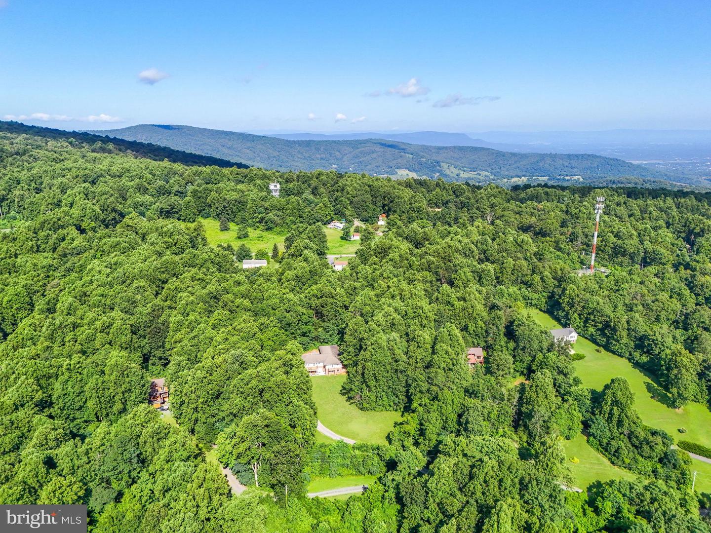 46 ROCK RIDGE LN, CHESTER GAP, Virginia 22623, 4 Bedrooms Bedrooms, 16 Rooms Rooms,4 BathroomsBathrooms,Residential,For sale,46 ROCK RIDGE LN,VARP2002240 MLS # VARP2002240