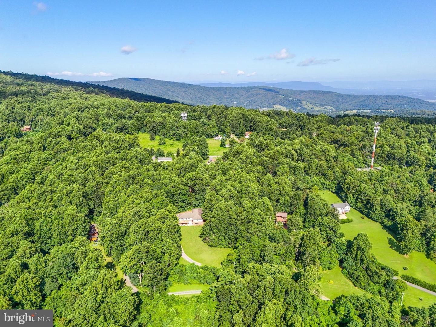 46 ROCK RIDGE LN, CHESTER GAP, Virginia 22623, 4 Bedrooms Bedrooms, 16 Rooms Rooms,4 BathroomsBathrooms,Residential,For sale,46 ROCK RIDGE LN,VARP2002240 MLS # VARP2002240