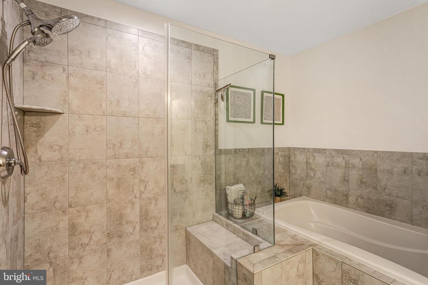 16636 DANRIDGE MANOR DR, WOODBRIDGE, Virginia 22191, 3 Bedrooms Bedrooms, ,3 BathroomsBathrooms,Residential,For sale,16636 DANRIDGE MANOR DR,VAPW2102934 MLS # VAPW2102934