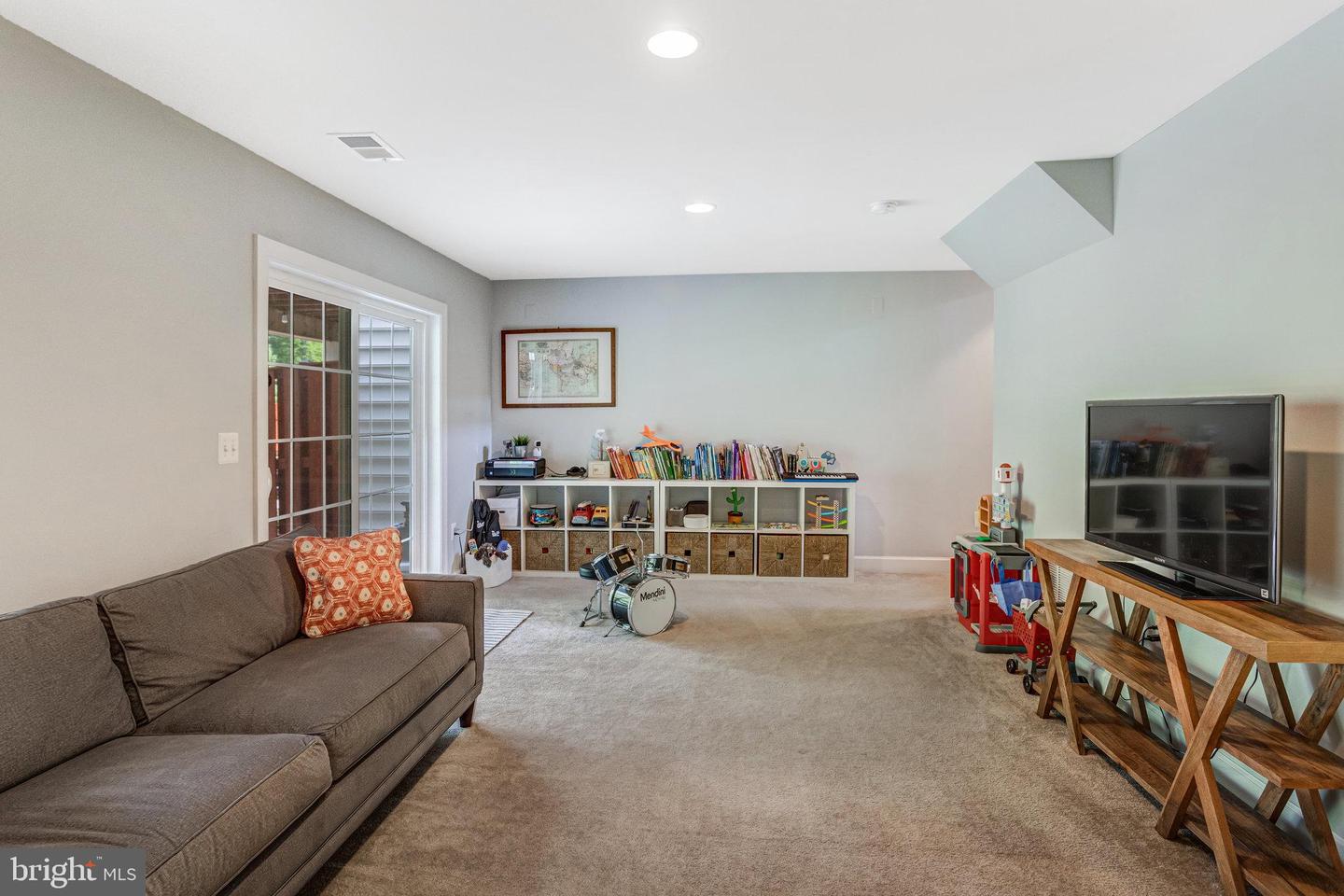 16636 DANRIDGE MANOR DR, WOODBRIDGE, Virginia 22191, 3 Bedrooms Bedrooms, ,3 BathroomsBathrooms,Residential,For sale,16636 DANRIDGE MANOR DR,VAPW2102934 MLS # VAPW2102934