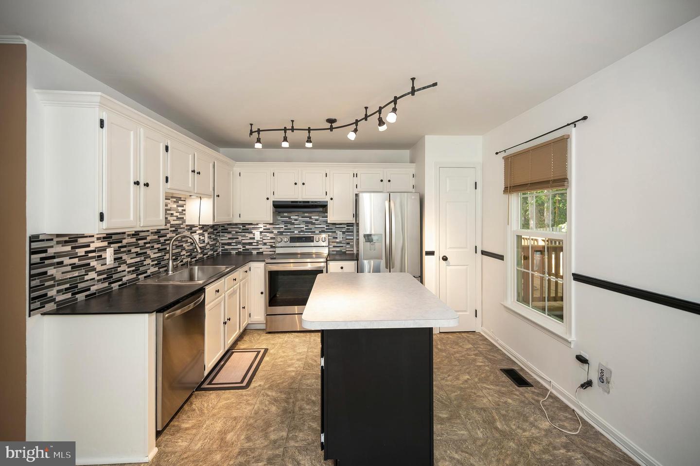 200 BEN NEUIS PL, FREDERICKSBURG, Virginia 22405, 3 Bedrooms Bedrooms, 8 Rooms Rooms,1 BathroomBathrooms,Residential,For sale,200 BEN NEUIS PL,VAST2042262 MLS # VAST2042262