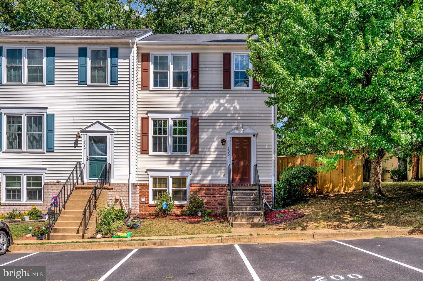 200 BEN NEUIS PL, FREDERICKSBURG, Virginia 22405, 3 Bedrooms Bedrooms, 8 Rooms Rooms,1 BathroomBathrooms,Residential,For sale,200 BEN NEUIS PL,VAST2042262 MLS # VAST2042262
