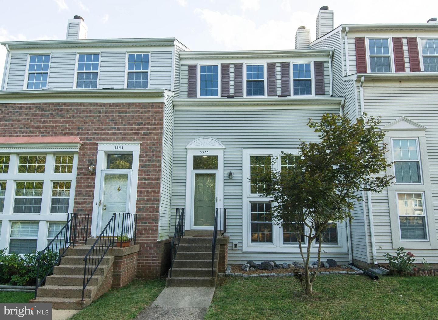 3335 OAKSHADE CT, FAIRFAX, Virginia 22033, 3 Bedrooms Bedrooms, 10 Rooms Rooms,2 BathroomsBathrooms,Residential,For sale,3335 OAKSHADE CT,VAFX2264188 MLS # VAFX2264188