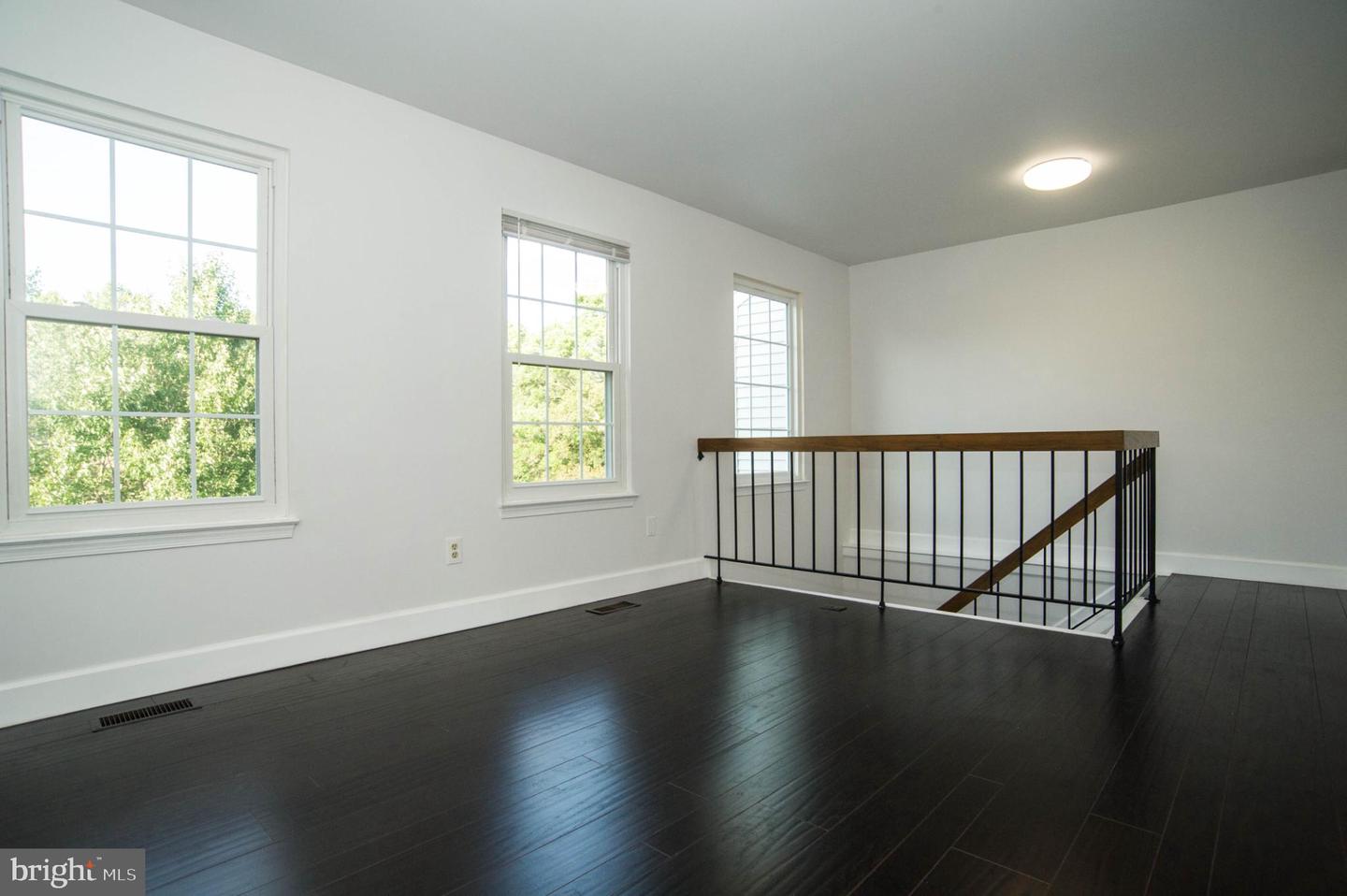 3335 OAKSHADE CT, FAIRFAX, Virginia 22033, 3 Bedrooms Bedrooms, 10 Rooms Rooms,2 BathroomsBathrooms,Residential,For sale,3335 OAKSHADE CT,VAFX2264188 MLS # VAFX2264188