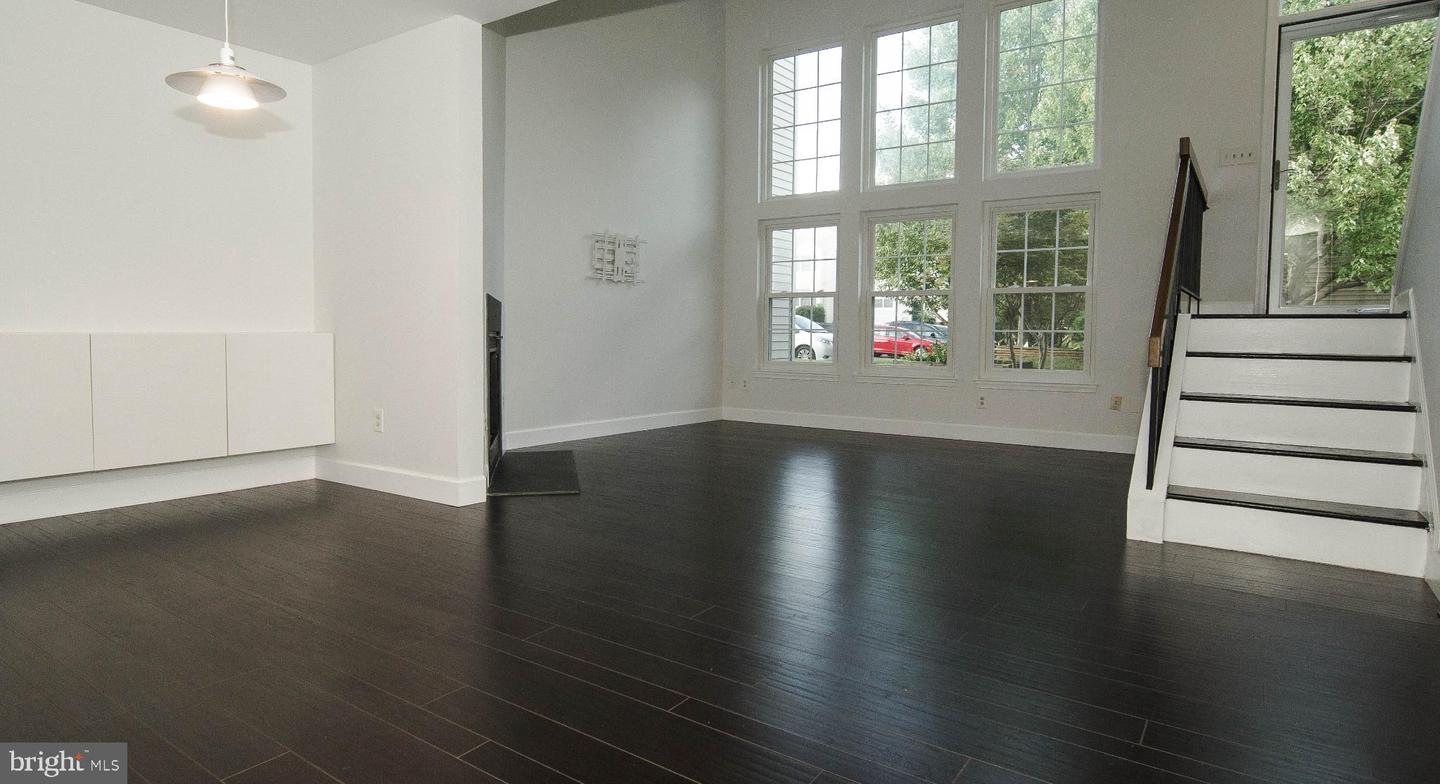 3335 OAKSHADE CT, FAIRFAX, Virginia 22033, 3 Bedrooms Bedrooms, 10 Rooms Rooms,2 BathroomsBathrooms,Residential,For sale,3335 OAKSHADE CT,VAFX2264188 MLS # VAFX2264188