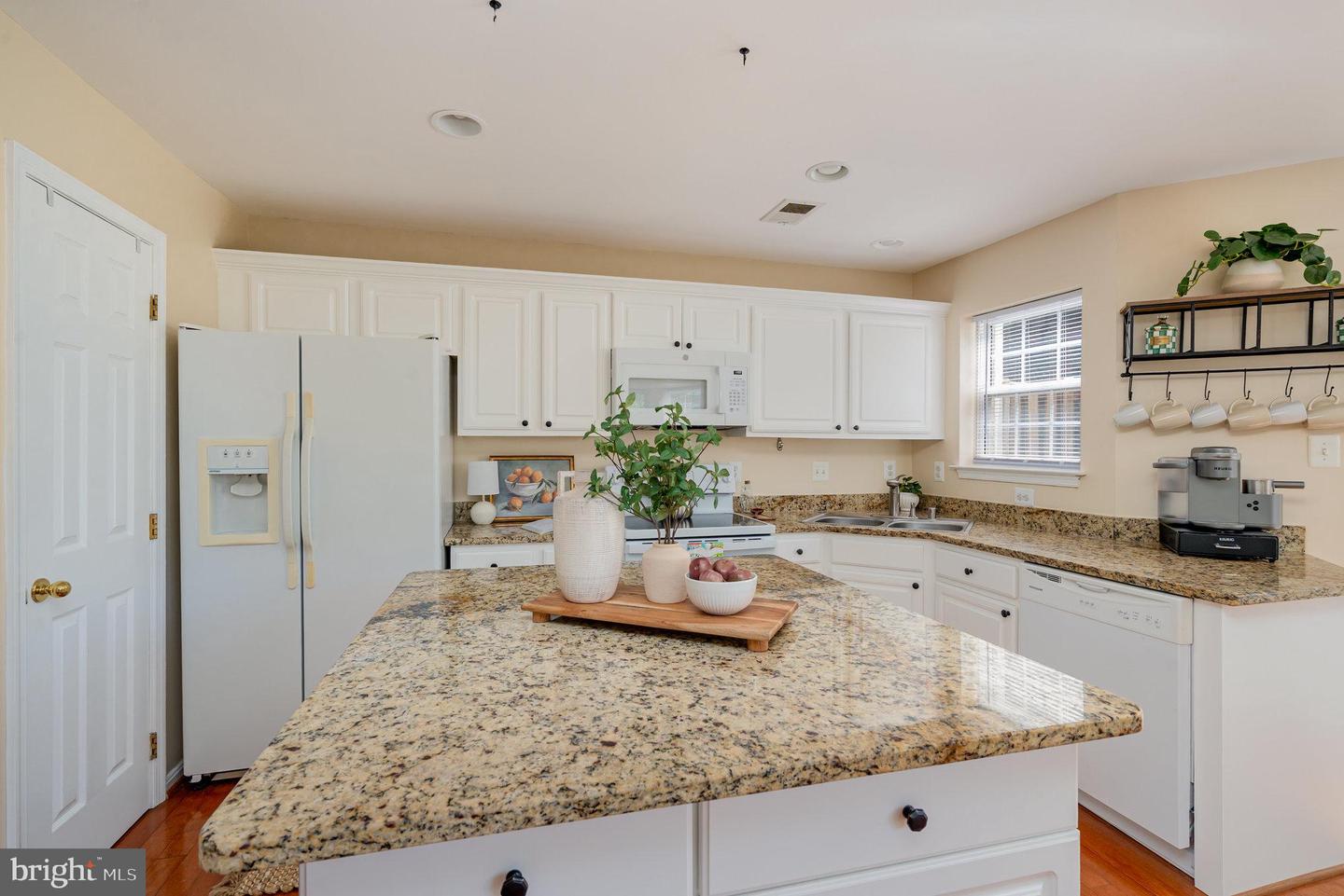13531 GROUSERUN LN, BRISTOW, Virginia 20136, 2 Bedrooms Bedrooms, 4 Rooms Rooms,2 BathroomsBathrooms,Residential,For sale,13531 GROUSERUN LN,VAPW2102938 MLS # VAPW2102938