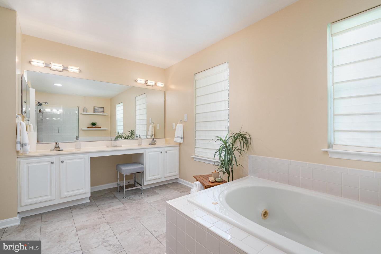 13531 GROUSERUN LN, BRISTOW, Virginia 20136, 2 Bedrooms Bedrooms, 4 Rooms Rooms,2 BathroomsBathrooms,Residential,For sale,13531 GROUSERUN LN,VAPW2102938 MLS # VAPW2102938