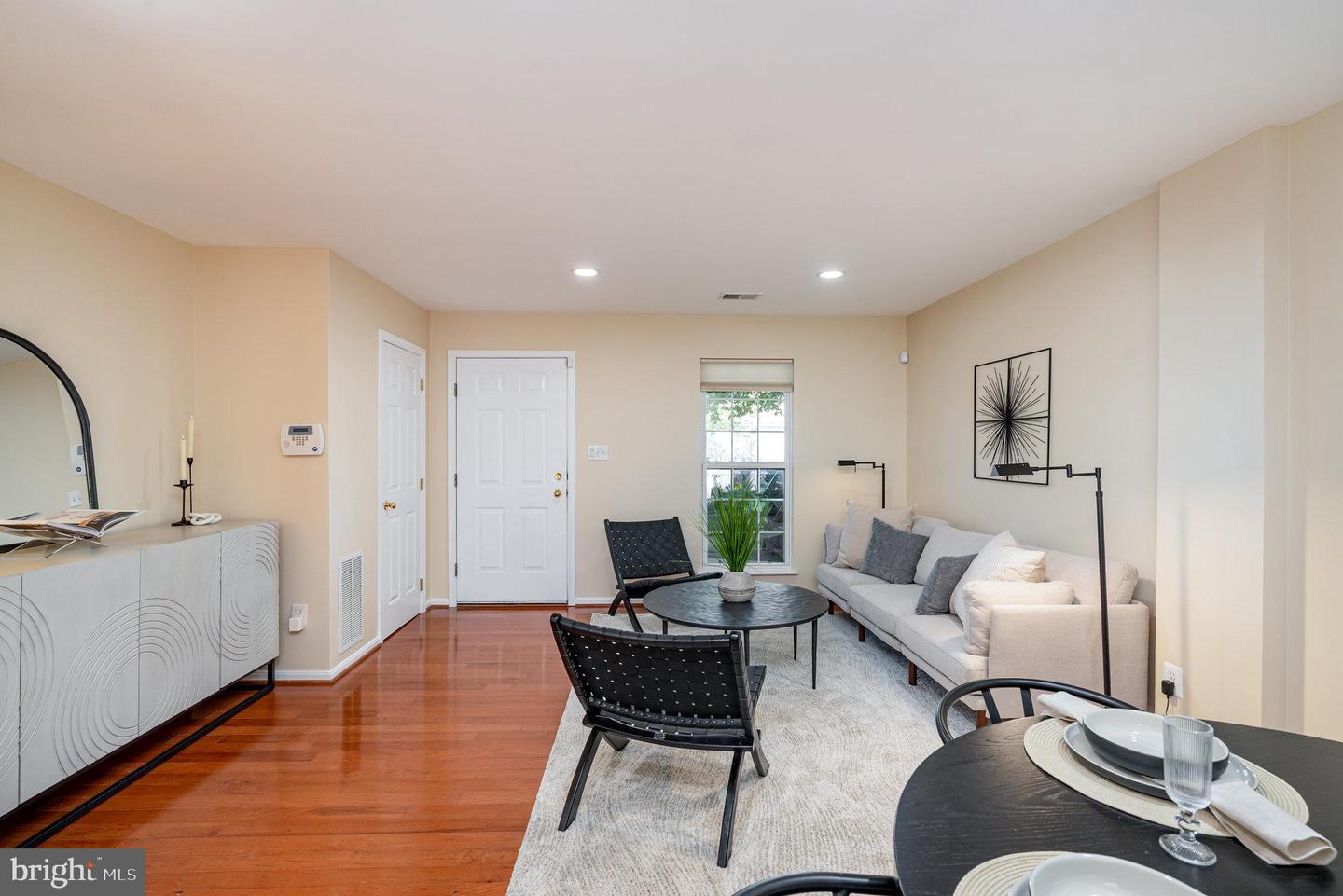 13531 GROUSERUN LN, BRISTOW, Virginia 20136, 2 Bedrooms Bedrooms, 4 Rooms Rooms,2 BathroomsBathrooms,Residential,For sale,13531 GROUSERUN LN,VAPW2102938 MLS # VAPW2102938