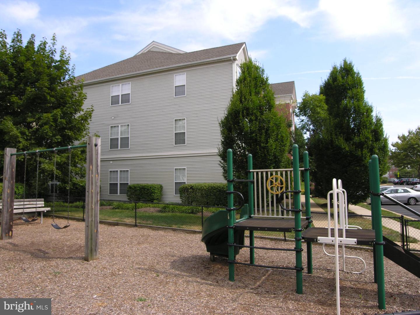 7826 DESIREE ST, ALEXANDRIA, Virginia 22315, 3 Bedrooms Bedrooms, ,2 BathroomsBathrooms,Residential,For sale,7826 DESIREE ST,VAFX2263924 MLS # VAFX2263924