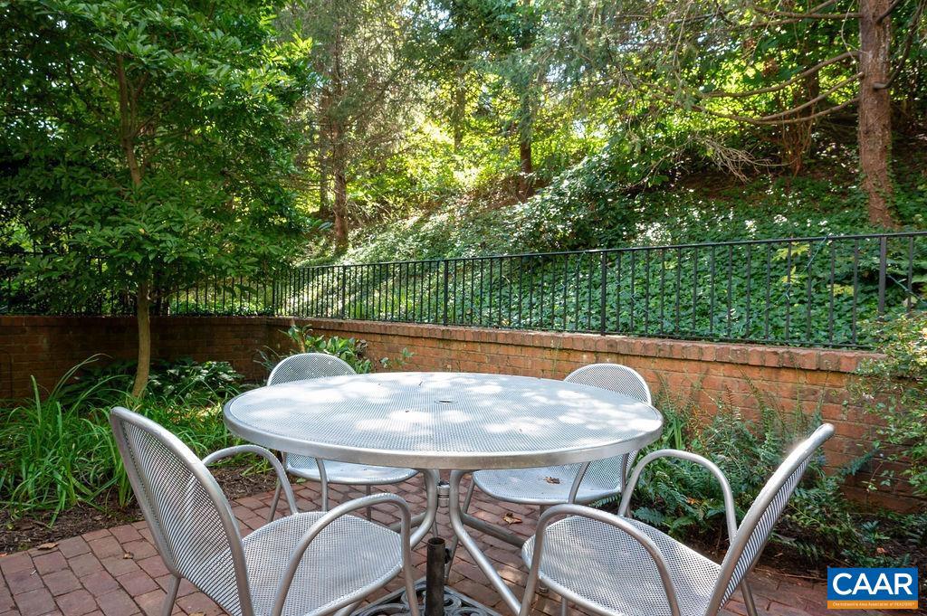 727 CAIRN HEIGHTS CT, CHARLOTTESVILLE, Virginia 22903, 4 Bedrooms Bedrooms, ,3 BathroomsBathrooms,Residential,For sale,727 CAIRN HEIGHTS CT,668345 MLS # 668345