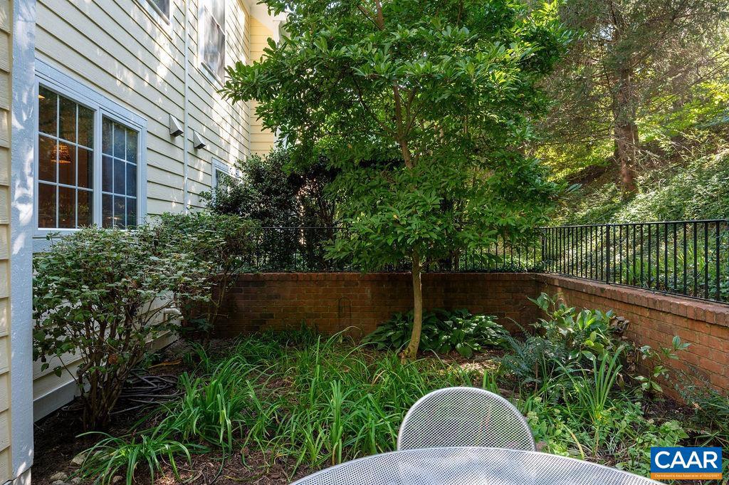 727 CAIRN HEIGHTS CT, CHARLOTTESVILLE, Virginia 22903, 4 Bedrooms Bedrooms, ,3 BathroomsBathrooms,Residential,For sale,727 CAIRN HEIGHTS CT,668345 MLS # 668345