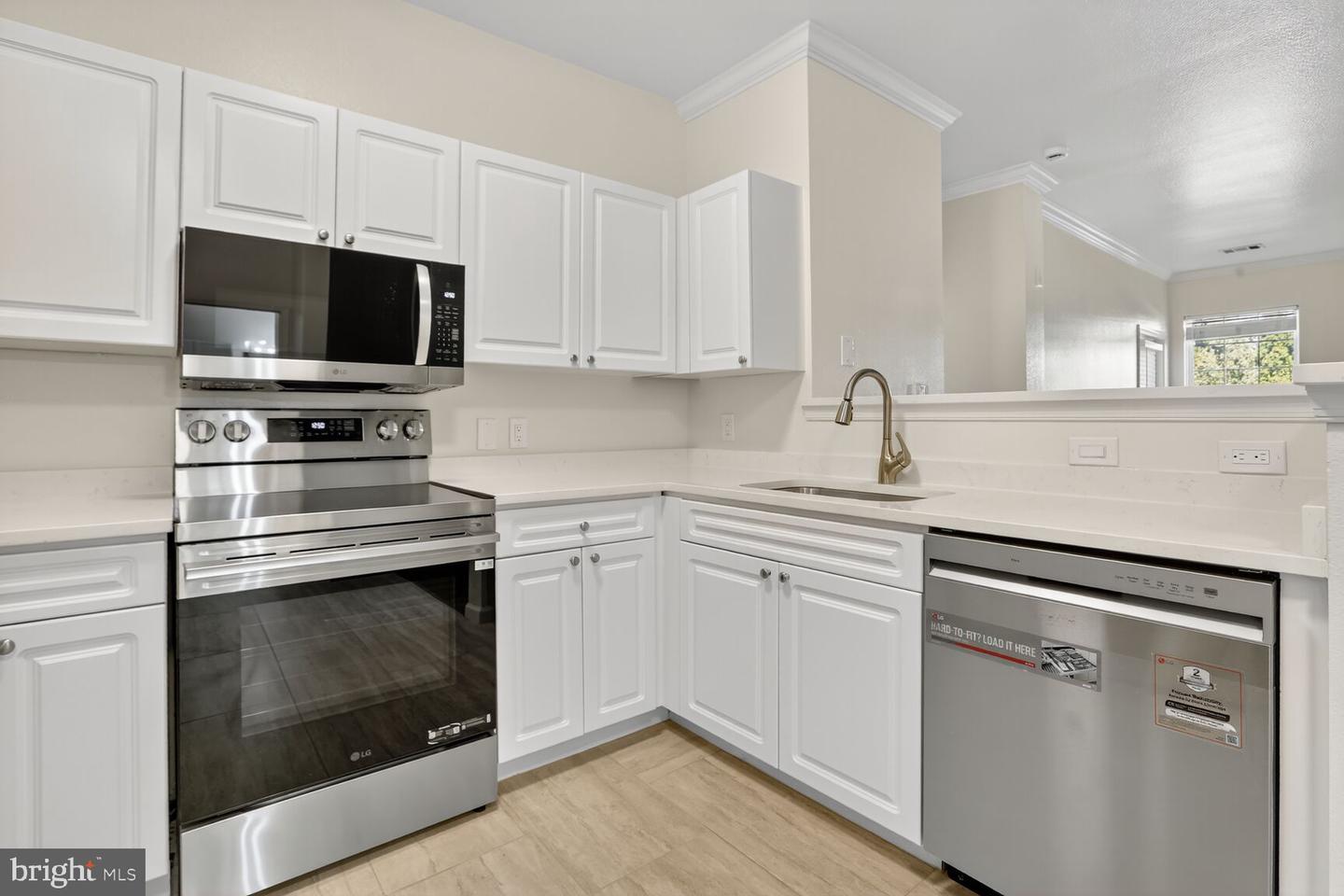 3021 NICOSH CIR #1108, FALLS CHURCH, Virginia 22042, 2 Bedrooms Bedrooms, ,2 BathroomsBathrooms,Residential,For sale,3021 NICOSH CIR #1108,VAFX2263948 MLS # VAFX2263948