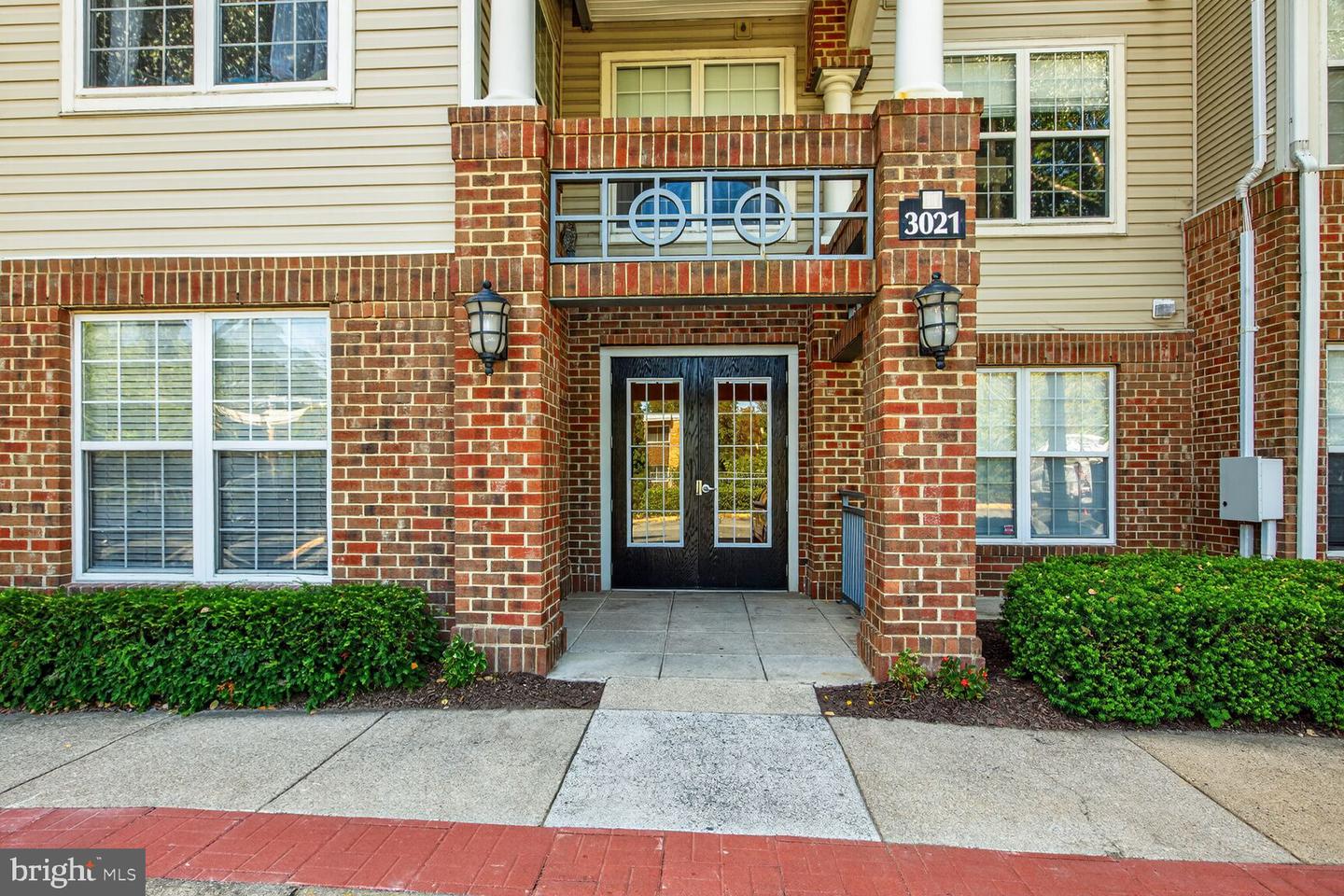 3021 NICOSH CIR #1108, FALLS CHURCH, Virginia 22042, 2 Bedrooms Bedrooms, ,2 BathroomsBathrooms,Residential,For sale,3021 NICOSH CIR #1108,VAFX2263948 MLS # VAFX2263948