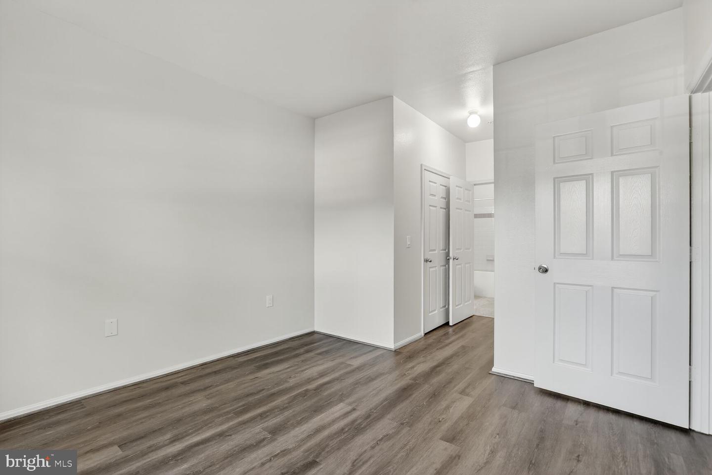 3021 NICOSH CIR #1108, FALLS CHURCH, Virginia 22042, 2 Bedrooms Bedrooms, ,2 BathroomsBathrooms,Residential,For sale,3021 NICOSH CIR #1108,VAFX2263948 MLS # VAFX2263948