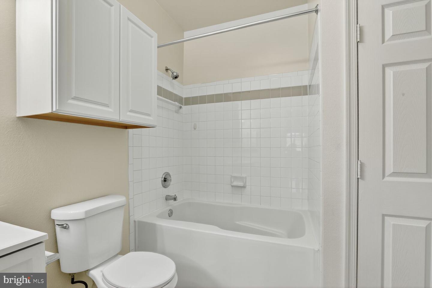 3021 NICOSH CIR #1108, FALLS CHURCH, Virginia 22042, 2 Bedrooms Bedrooms, ,2 BathroomsBathrooms,Residential,For sale,3021 NICOSH CIR #1108,VAFX2263948 MLS # VAFX2263948