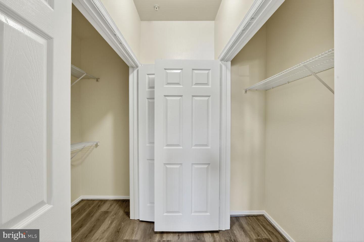 3021 NICOSH CIR #1108, FALLS CHURCH, Virginia 22042, 2 Bedrooms Bedrooms, ,2 BathroomsBathrooms,Residential,For sale,3021 NICOSH CIR #1108,VAFX2263948 MLS # VAFX2263948