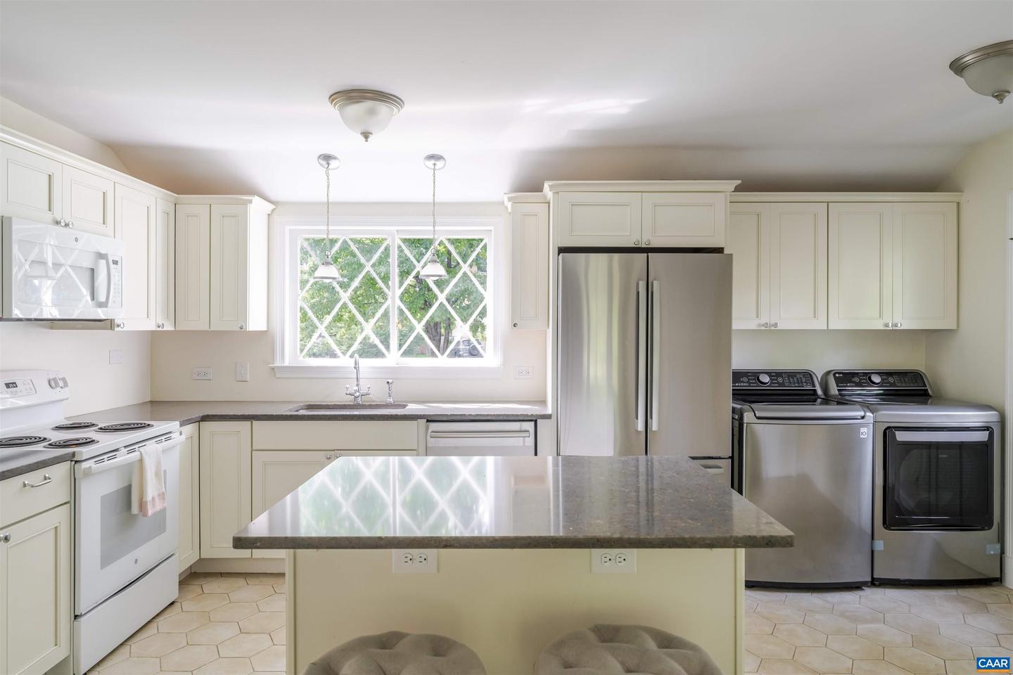 2904 BROOKMERE RD, CHARLOTTESVILLE, Virginia 22901, 3 Bedrooms Bedrooms, ,2 BathroomsBathrooms,Residential,For sale,2904 BROOKMERE RD,668357 MLS # 668357