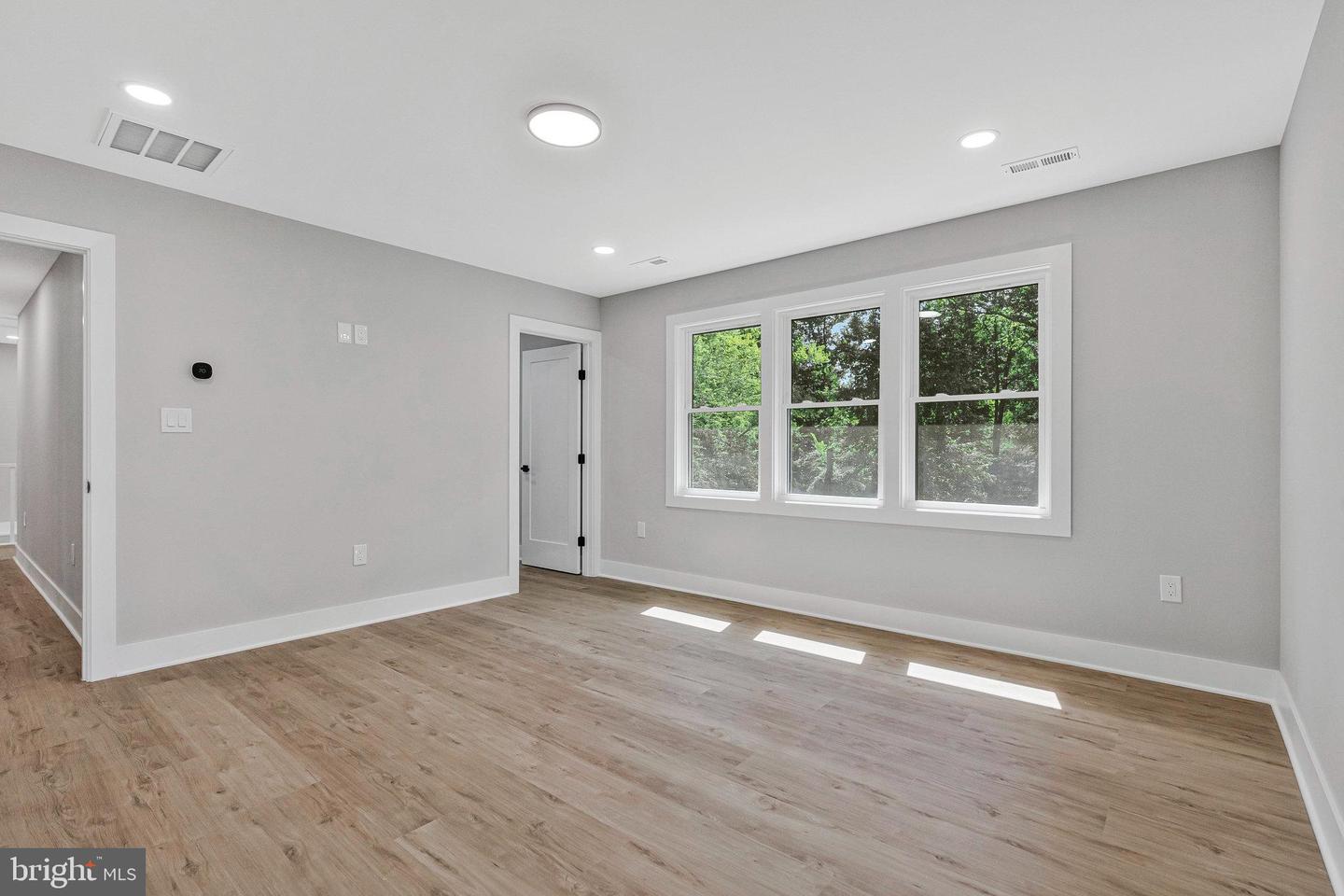 10211 STRATFORD AVE, FAIRFAX, Virginia 22030, 5 Bedrooms Bedrooms, ,4 BathroomsBathrooms,Residential,For sale,10211 STRATFORD AVE,VAFC2006900 MLS # VAFC2006900