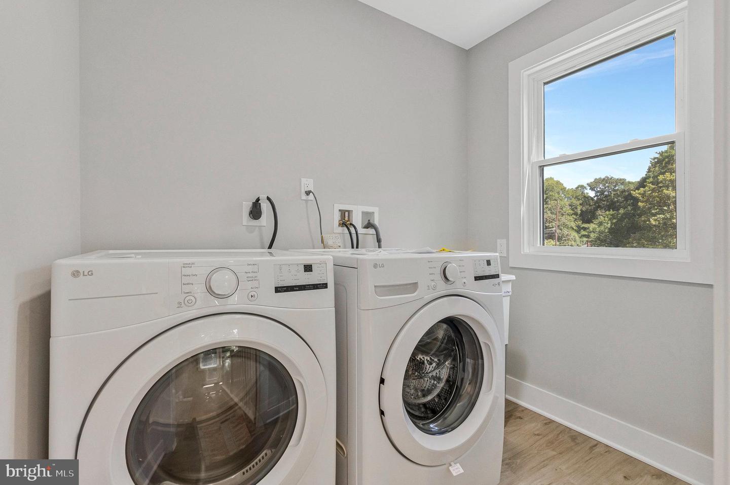 10211 STRATFORD AVE, FAIRFAX, Virginia 22030, 5 Bedrooms Bedrooms, ,4 BathroomsBathrooms,Residential,For sale,10211 STRATFORD AVE,VAFC2006900 MLS # VAFC2006900