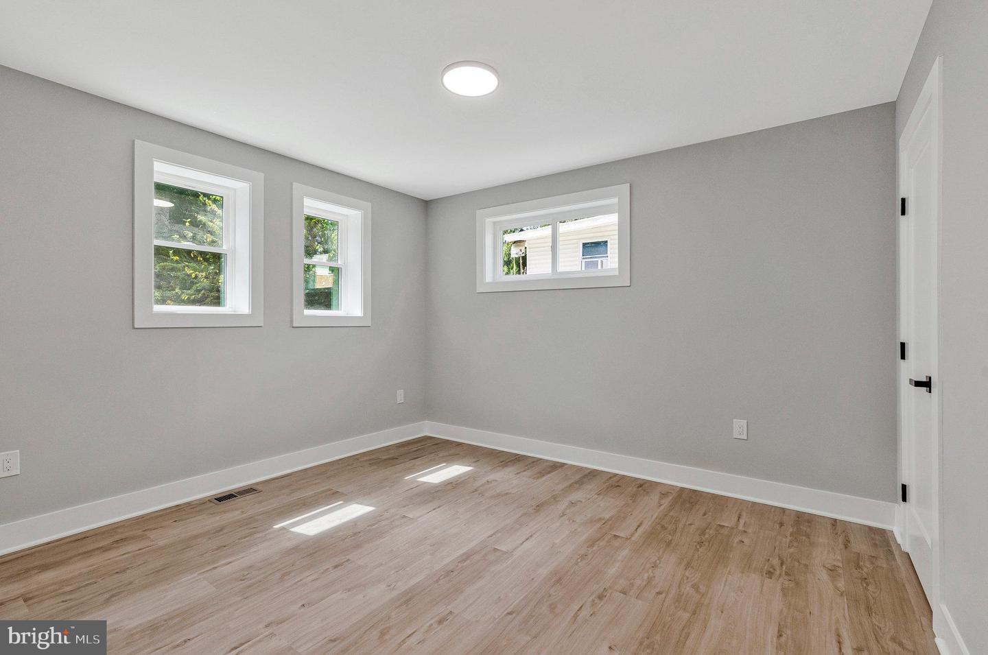 10211 STRATFORD AVE, FAIRFAX, Virginia 22030, 5 Bedrooms Bedrooms, ,4 BathroomsBathrooms,Residential,For sale,10211 STRATFORD AVE,VAFC2006900 MLS # VAFC2006900