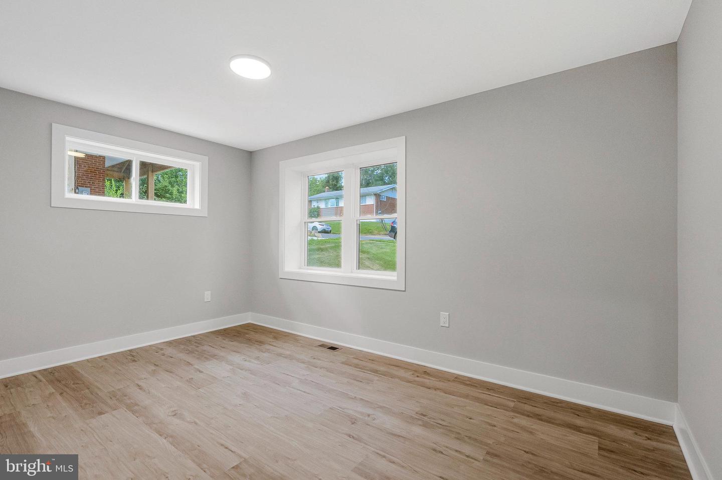 10211 STRATFORD AVE, FAIRFAX, Virginia 22030, 5 Bedrooms Bedrooms, ,4 BathroomsBathrooms,Residential,For sale,10211 STRATFORD AVE,VAFC2006900 MLS # VAFC2006900
