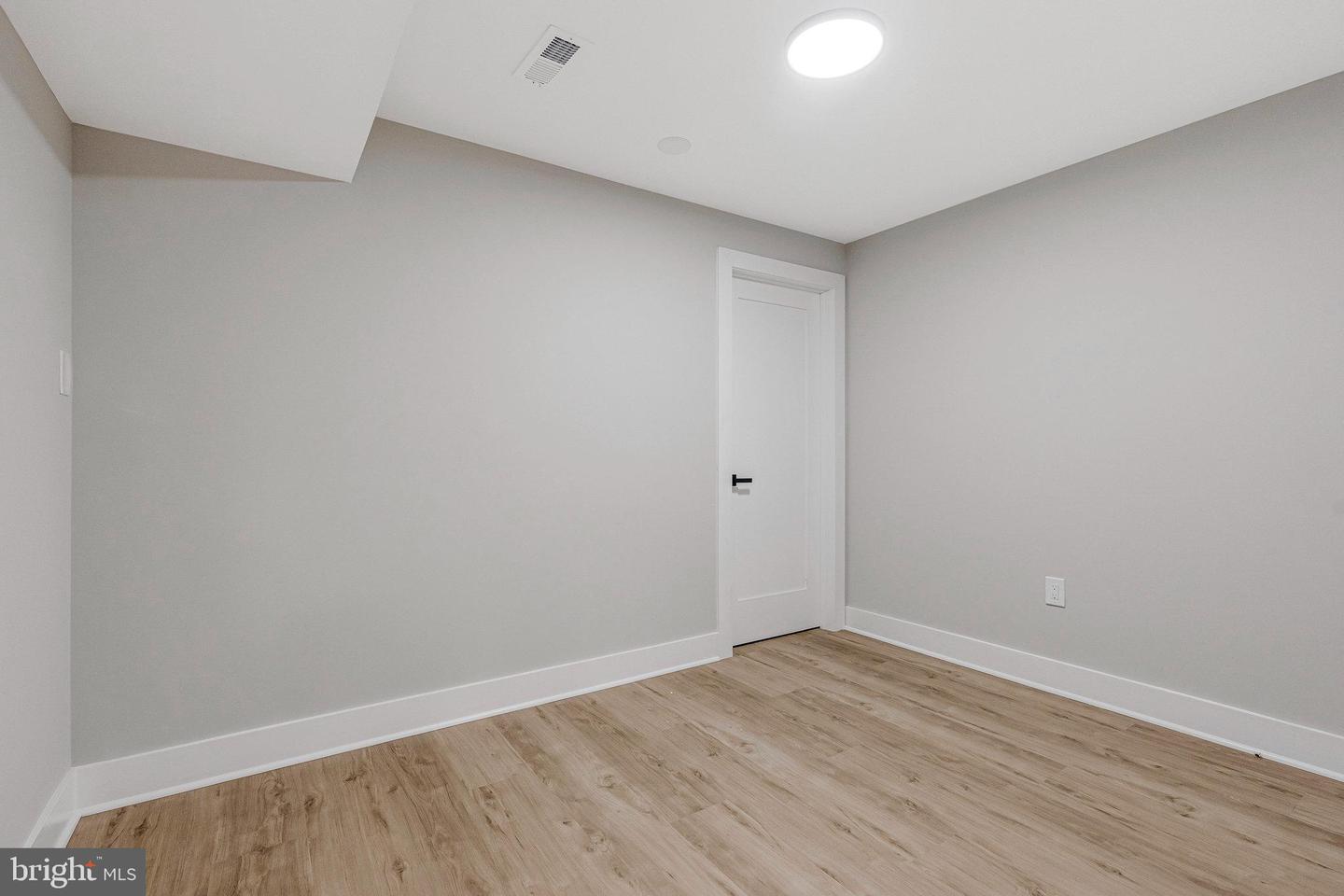 10211 STRATFORD AVE, FAIRFAX, Virginia 22030, 5 Bedrooms Bedrooms, ,4 BathroomsBathrooms,Residential,For sale,10211 STRATFORD AVE,VAFC2006900 MLS # VAFC2006900
