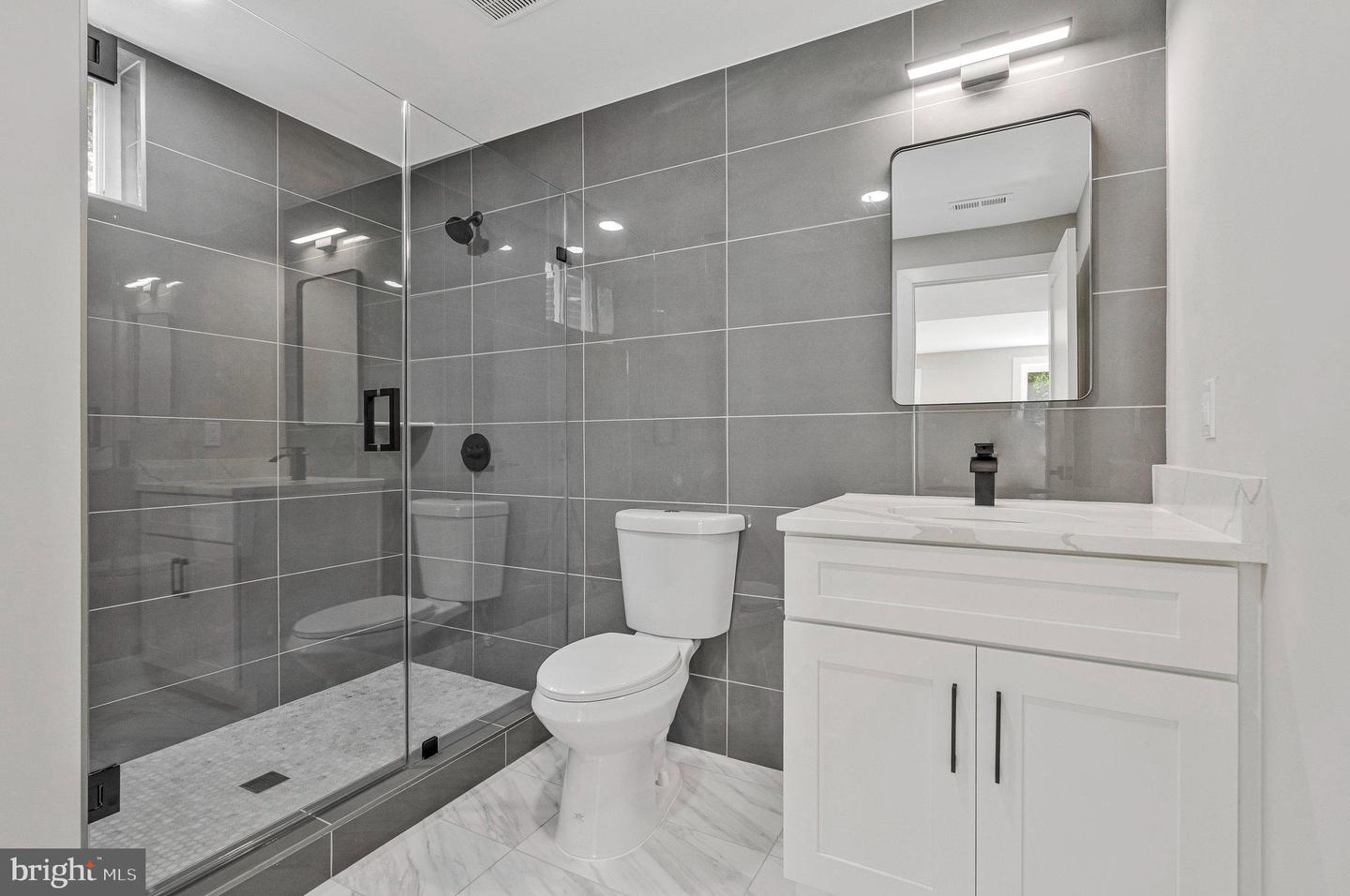 10211 STRATFORD AVE, FAIRFAX, Virginia 22030, 5 Bedrooms Bedrooms, ,4 BathroomsBathrooms,Residential,For sale,10211 STRATFORD AVE,VAFC2006900 MLS # VAFC2006900