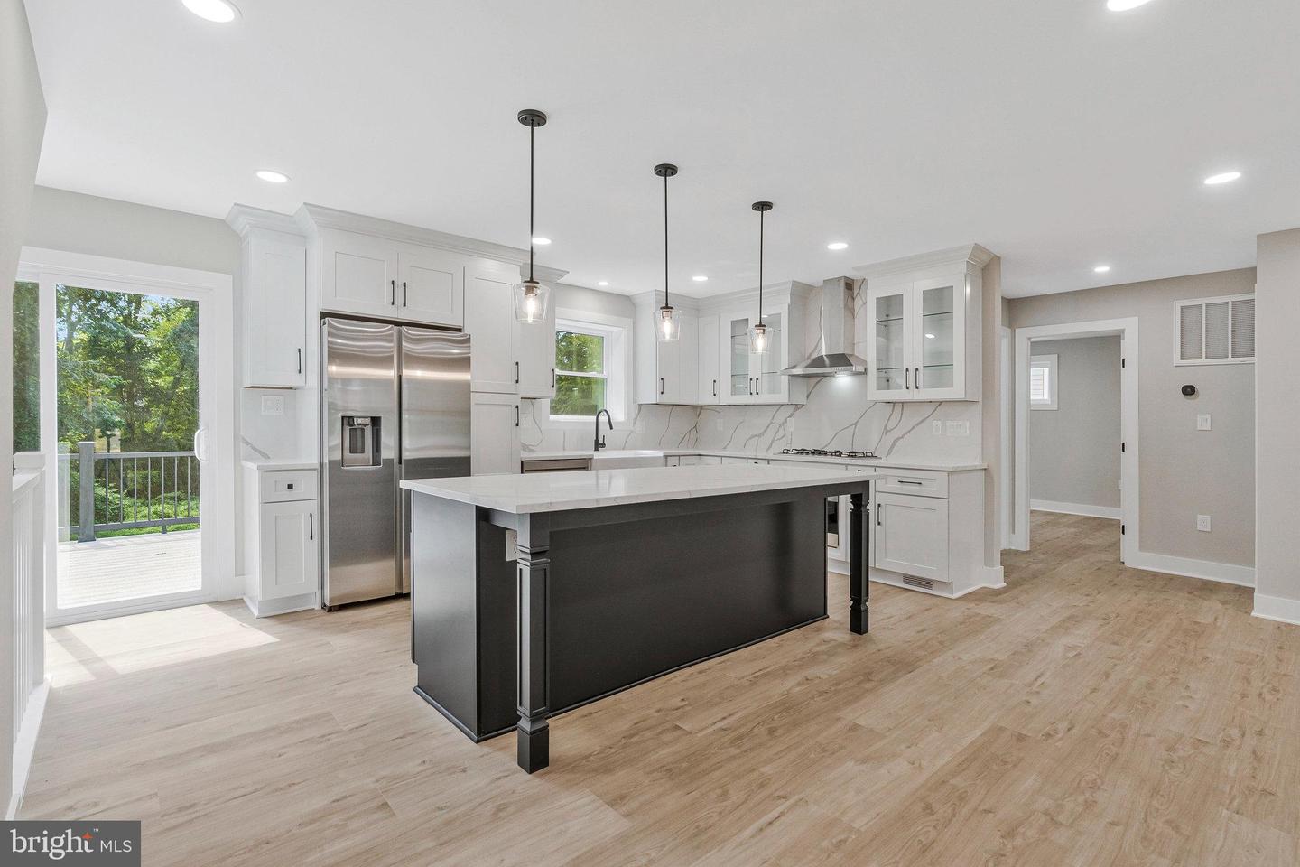 10211 STRATFORD AVE, FAIRFAX, Virginia 22030, 5 Bedrooms Bedrooms, ,4 BathroomsBathrooms,Residential,For sale,10211 STRATFORD AVE,VAFC2006900 MLS # VAFC2006900