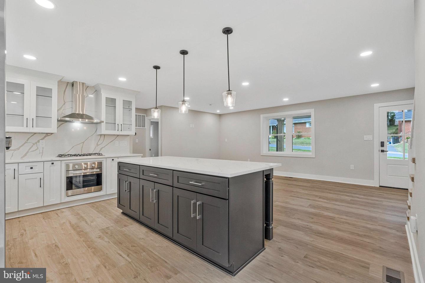 10211 STRATFORD AVE, FAIRFAX, Virginia 22030, 5 Bedrooms Bedrooms, ,4 BathroomsBathrooms,Residential,For sale,10211 STRATFORD AVE,VAFC2006900 MLS # VAFC2006900