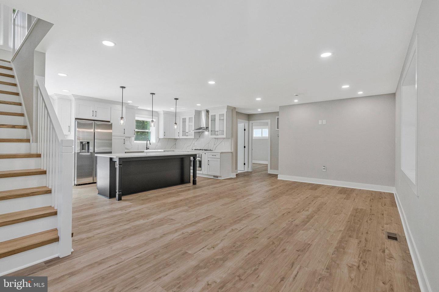 10211 STRATFORD AVE, FAIRFAX, Virginia 22030, 5 Bedrooms Bedrooms, ,4 BathroomsBathrooms,Residential,For sale,10211 STRATFORD AVE,VAFC2006900 MLS # VAFC2006900