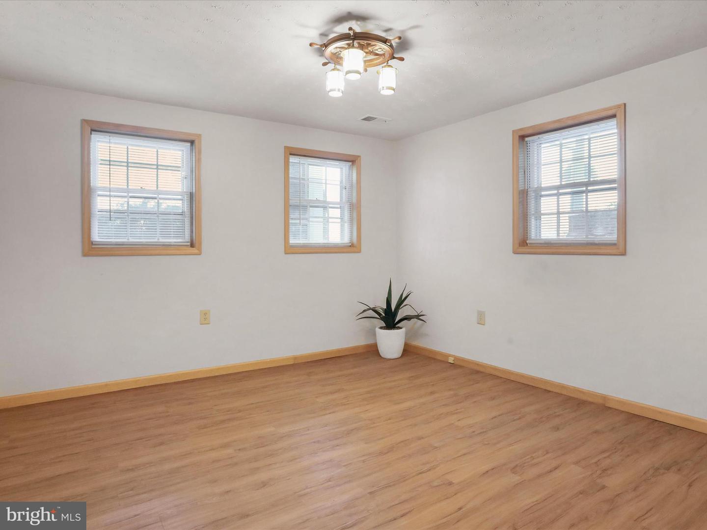 426 PATMOS RD, WOODSTOCK, Virginia 22664, 4 Bedrooms Bedrooms, ,3 BathroomsBathrooms,Residential,For sale,426 PATMOS RD,VASH2012374 MLS # VASH2012374