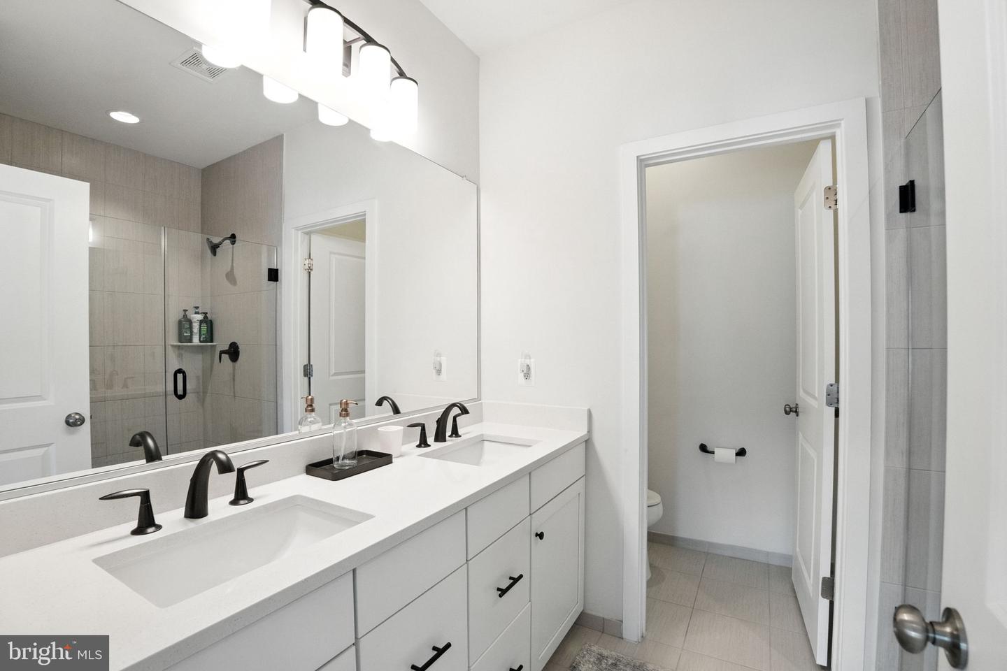 25434 NICHOLS ORCHARD TER, CHANTILLY, Virginia 20152, 3 Bedrooms Bedrooms, ,2 BathroomsBathrooms,Residential,For sale,25434 NICHOLS ORCHARD TER,VALO2105612 MLS # VALO2105612