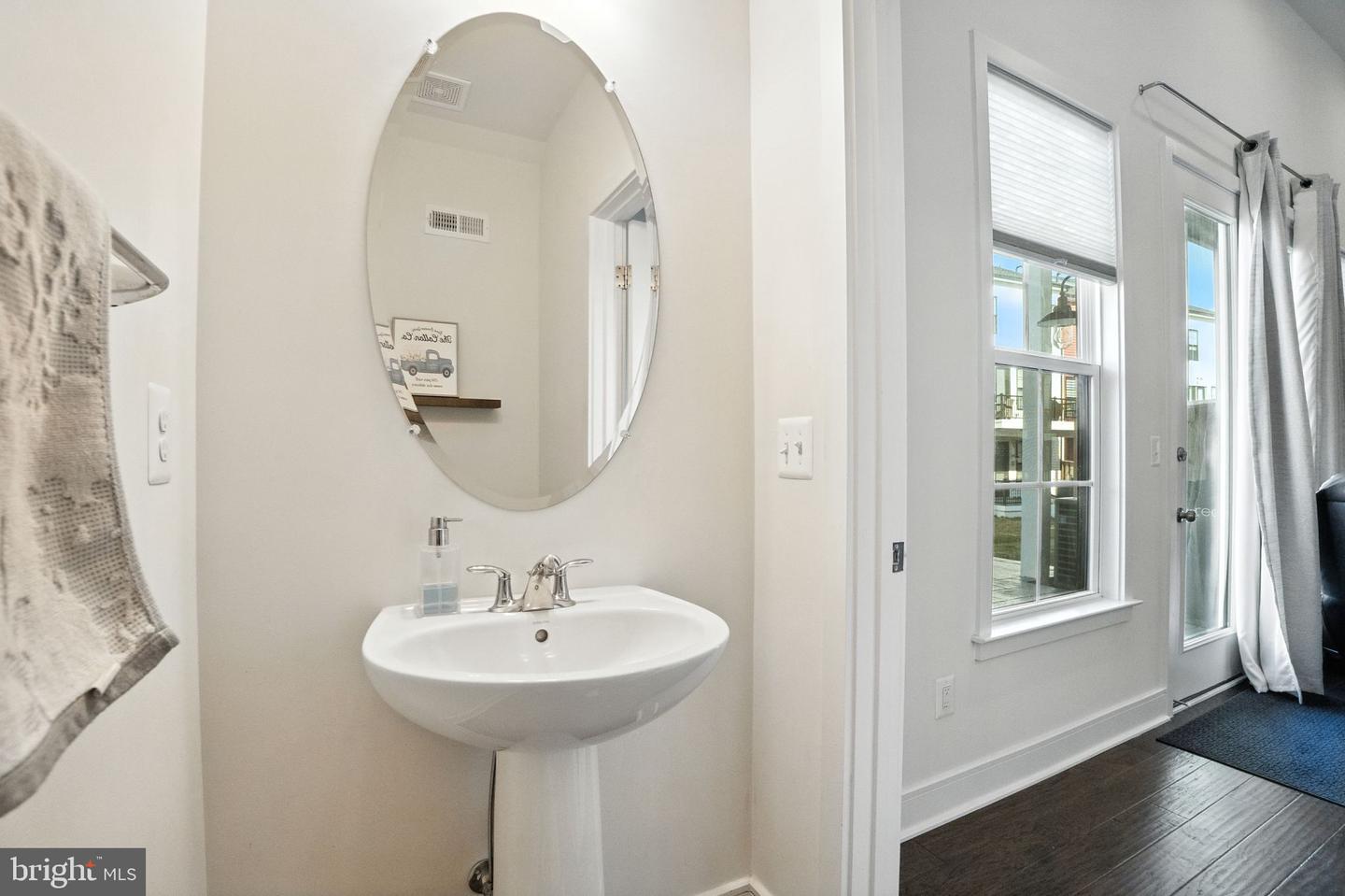 25434 NICHOLS ORCHARD TER, CHANTILLY, Virginia 20152, 3 Bedrooms Bedrooms, ,2 BathroomsBathrooms,Residential,For sale,25434 NICHOLS ORCHARD TER,VALO2105612 MLS # VALO2105612