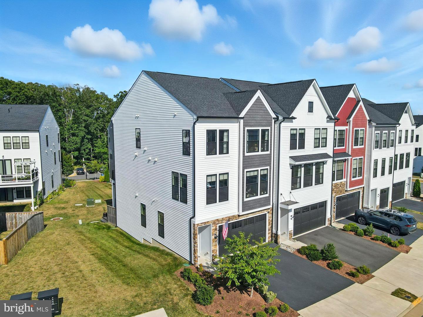 25434 NICHOLS ORCHARD TER, CHANTILLY, Virginia 20152, 3 Bedrooms Bedrooms, ,2 BathroomsBathrooms,Residential,For sale,25434 NICHOLS ORCHARD TER,VALO2105612 MLS # VALO2105612