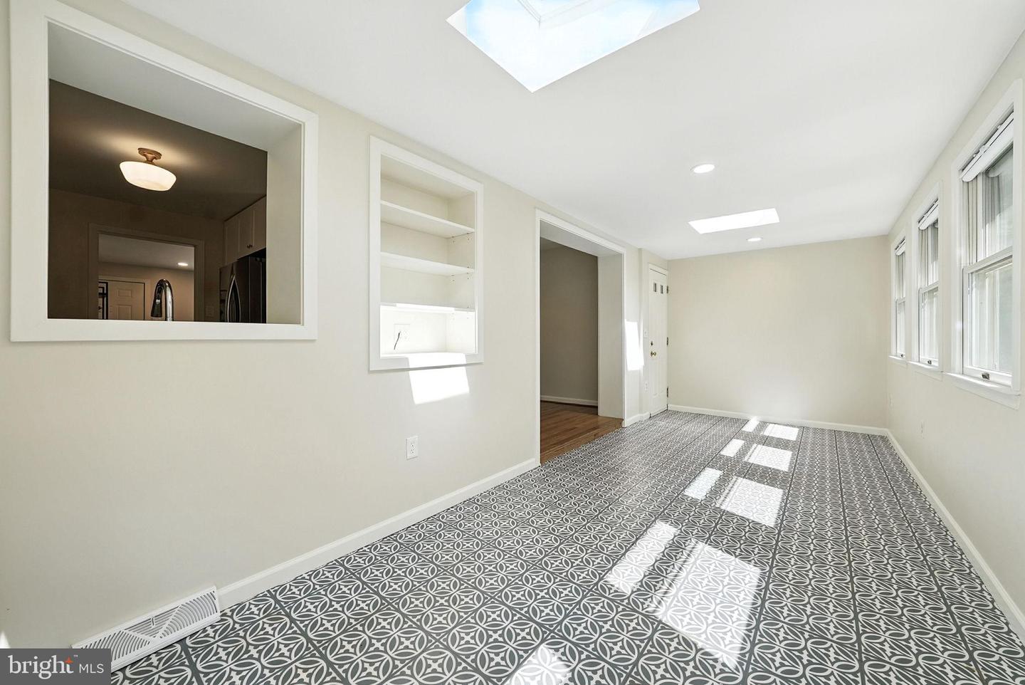 3924 LINCOLNSHIRE ST, ANNANDALE, Virginia 22003, 3 Bedrooms Bedrooms, 12 Rooms Rooms,2 BathroomsBathrooms,Residential,For sale,3924 LINCOLNSHIRE ST,VAFX2263918 MLS # VAFX2263918