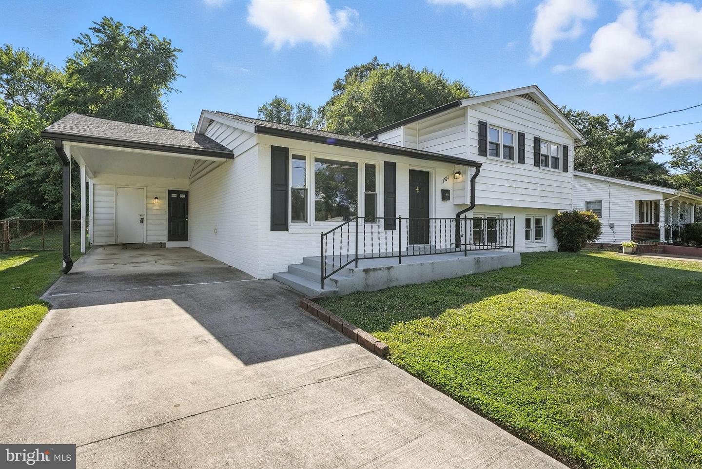 3924 LINCOLNSHIRE ST, ANNANDALE, Virginia 22003, 3 Bedrooms Bedrooms, 12 Rooms Rooms,2 BathroomsBathrooms,Residential,For sale,3924 LINCOLNSHIRE ST,VAFX2263918 MLS # VAFX2263918