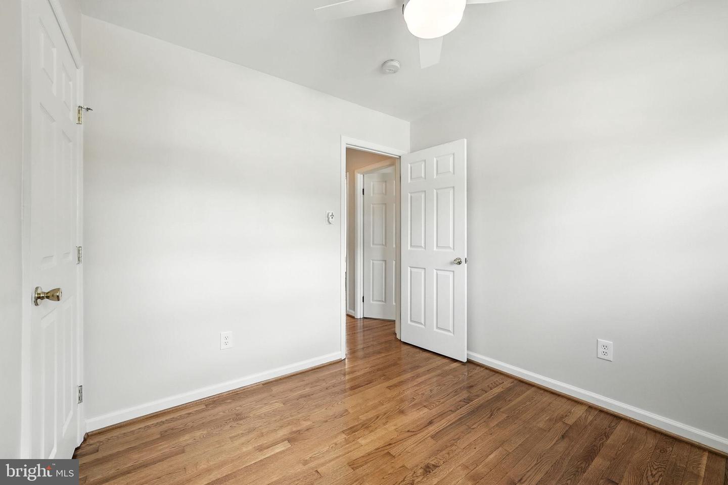 3924 LINCOLNSHIRE ST, ANNANDALE, Virginia 22003, 3 Bedrooms Bedrooms, 12 Rooms Rooms,2 BathroomsBathrooms,Residential,For sale,3924 LINCOLNSHIRE ST,VAFX2263918 MLS # VAFX2263918