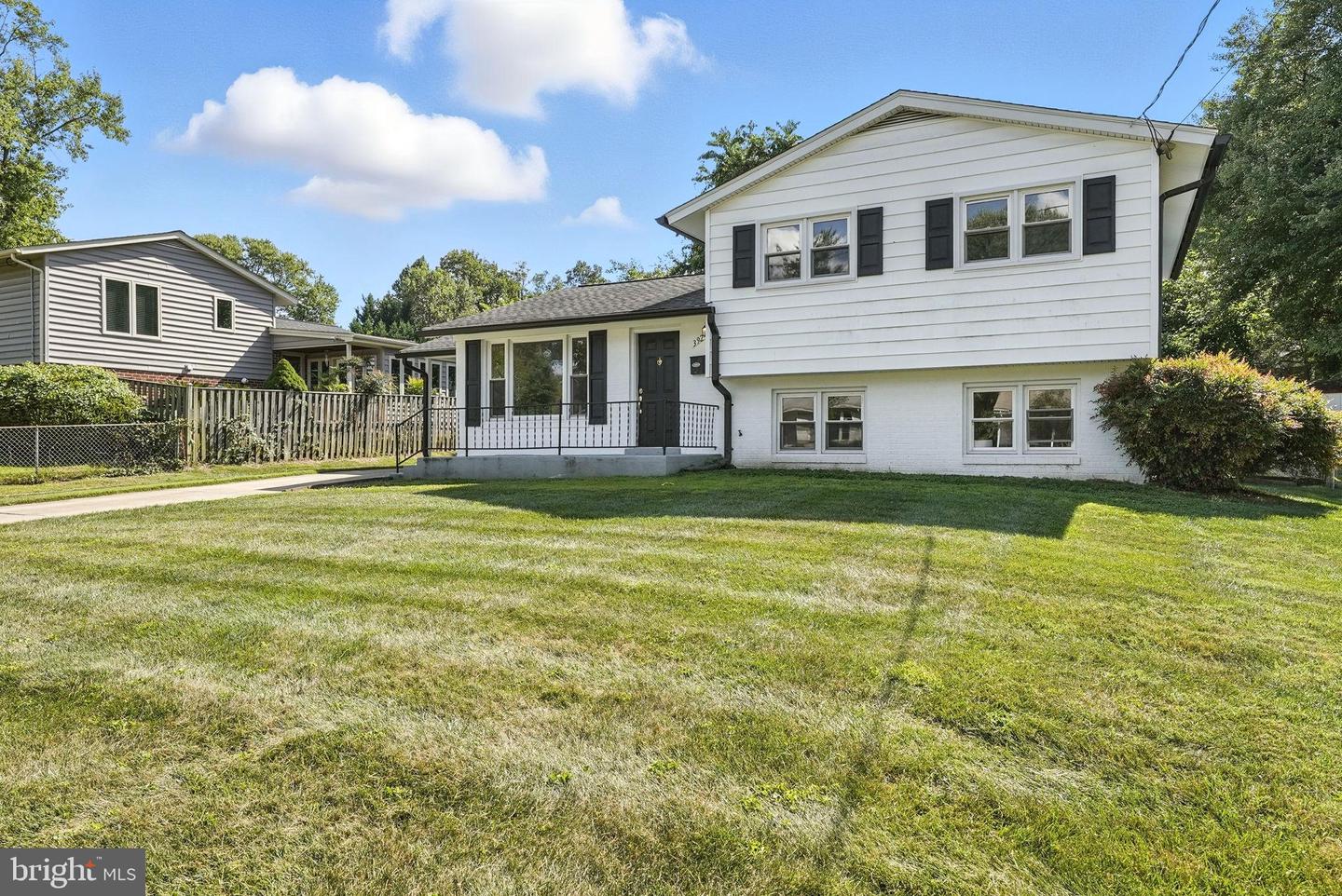 3924 LINCOLNSHIRE ST, ANNANDALE, Virginia 22003, 3 Bedrooms Bedrooms, 12 Rooms Rooms,2 BathroomsBathrooms,Residential,For sale,3924 LINCOLNSHIRE ST,VAFX2263918 MLS # VAFX2263918