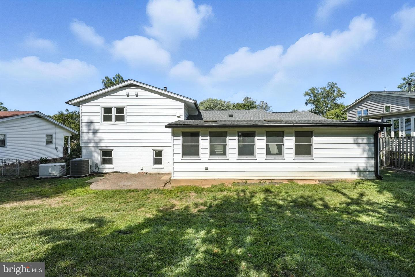 3924 LINCOLNSHIRE ST, ANNANDALE, Virginia 22003, 3 Bedrooms Bedrooms, 12 Rooms Rooms,2 BathroomsBathrooms,Residential,For sale,3924 LINCOLNSHIRE ST,VAFX2263918 MLS # VAFX2263918