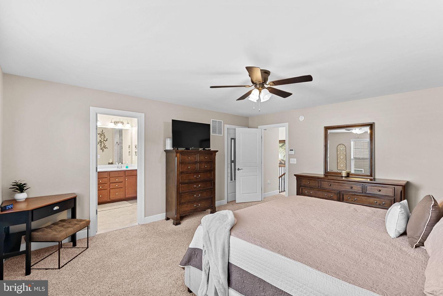 8943 ENGLEWOOD FARMS DR, MANASSAS, Virginia 20112, 3 Bedrooms Bedrooms, 7 Rooms Rooms,2 BathroomsBathrooms,Residential,For sale,8943 ENGLEWOOD FARMS DR,VAPW2102956 MLS # VAPW2102956